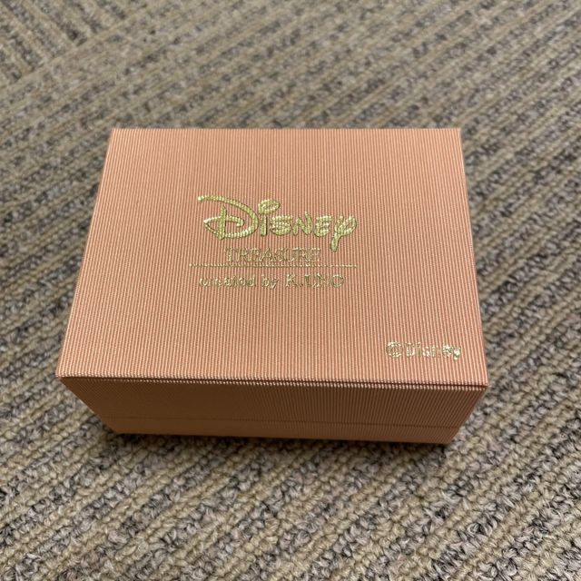 【ケイウノ ブライダル(K.UNO BRIDAL)の口コミ】 自分の好きなキャラクターやどんな感じの指輪がいいかを営業さんと話して…