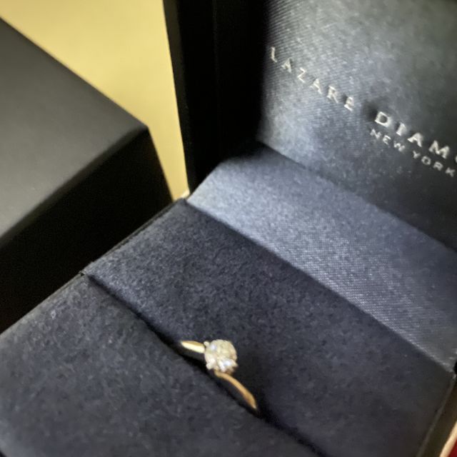 【ラザール ダイヤモンド(LAZARE DIAMOND)の口コミ】 指輪のデザインについてですが、凄く種類がたくさんあり、正直迷いました…