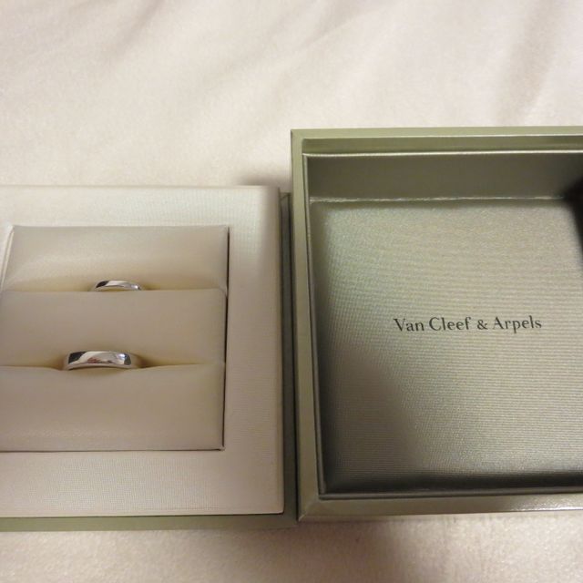 【ヴァン クリーフ＆アーペル(Van Cleef & Arpels)の口コミ】 婚約指輪をカルティエにしたので、結婚指輪もカルティエに見に行きました…
