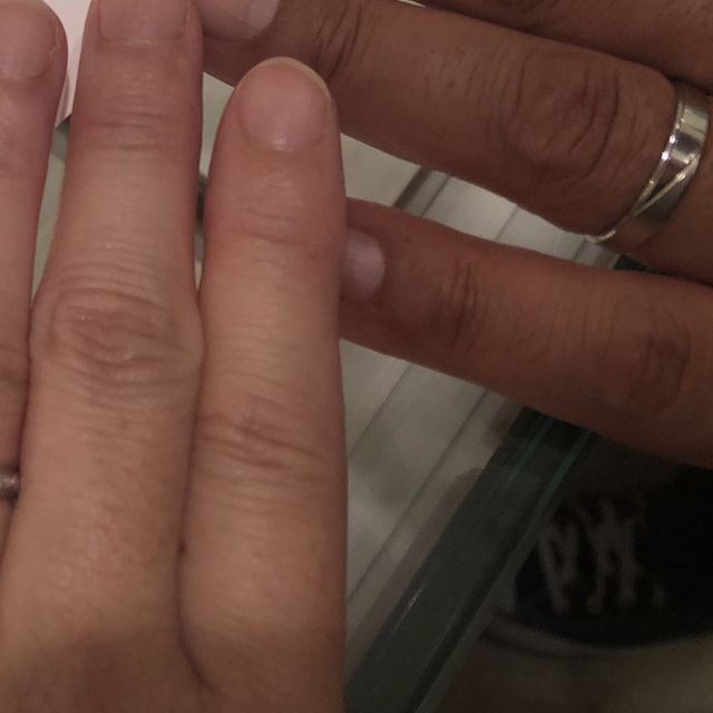 【CHARMY(チャーミー)の口コミ】 ストレートでシンプルなものを探していました。
斜めにラインが入っている…