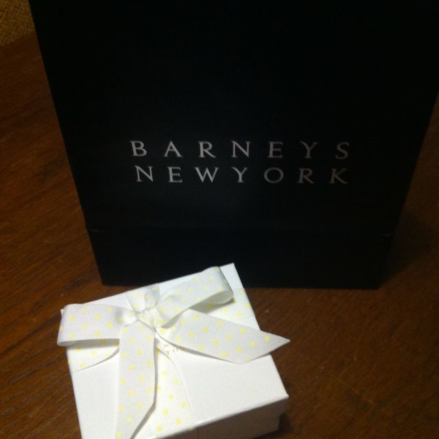 【Joie de treat.(ジョア・ドゥ・トリート)の口コミ】 シンプルだけど少し個性のあるゴールドの細めの結婚指輪を探していました…