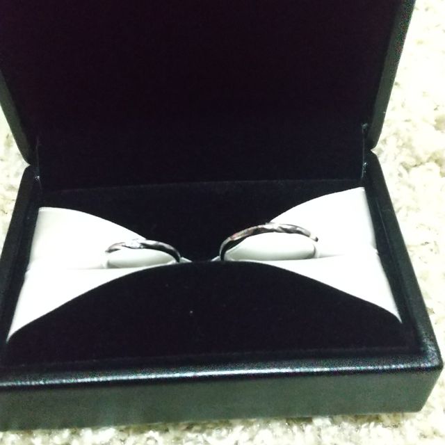 【エクセルコダイヤモンド(EXELCO DIAMOND)の口コミ】 ストレートタイプの結婚指輪を探していたのですが、実際につけてみると、…