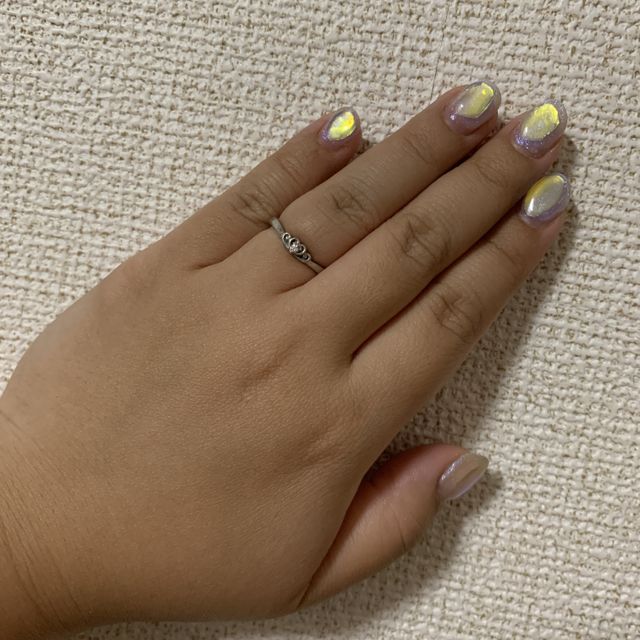 【4℃ BRIDAL(ヨンドシーブライダル)の口コミ】 指輪のふちの太さが太すぎず、少しカーブがかかっている指輪を探していま…