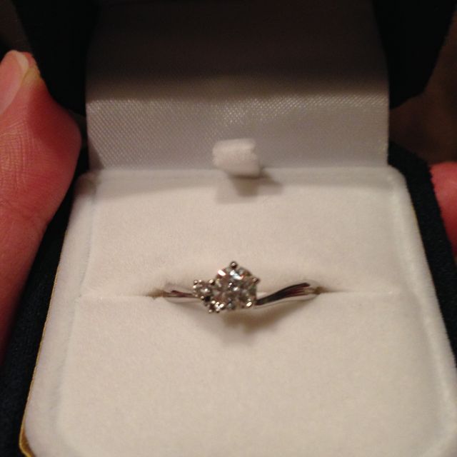 【festaria bijou SOPHIA(フェスタリア ビジュソフィア)の口コミ】 以前からCMで流れていた星のカットのダイヤモンドに憧れていて
実際に店舗…