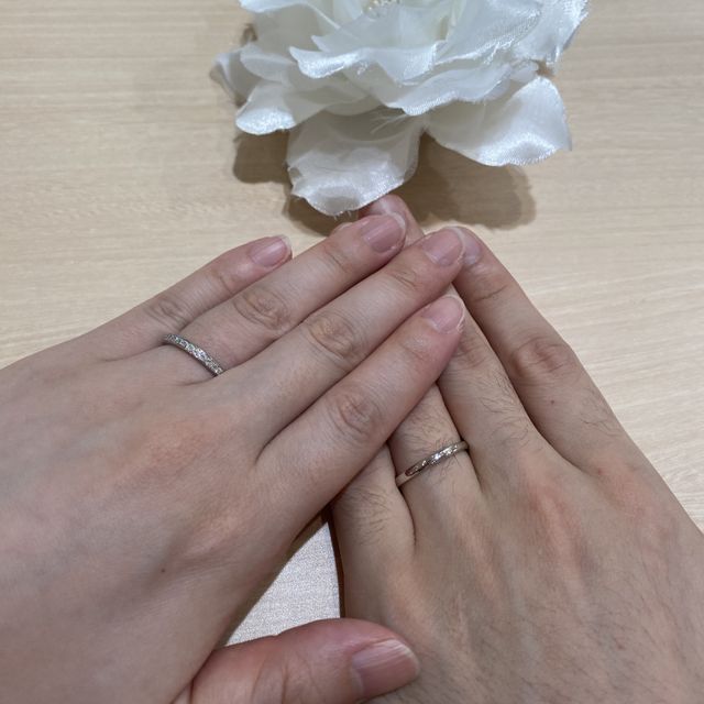 【TRECENTI(トレセンテ)の口コミ】 婚約指輪・結婚指輪ともにキラキラ感が欲しかったため私はハーフエタニテ…