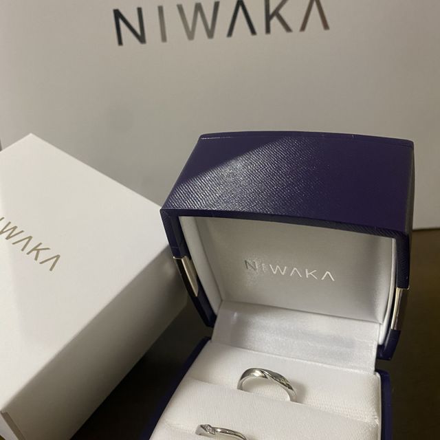 【俄(にわか)の口コミ】 購入したのは、初桜という種類なのですがダイヤが桜の形で付いていて、リ…