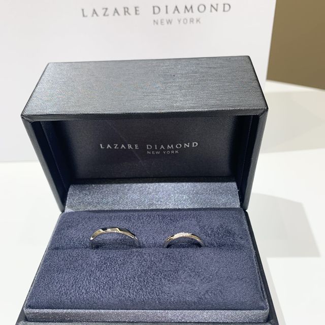 【ラザール ダイヤモンド(LAZARE DIAMOND)の口コミ】 ウェーブタイプとストレートタイプのデザインで迷っており、ウェーブ感も…