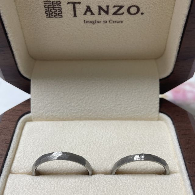 【TANZO.(鍛造指輪)の口コミ】 鍛造製法で頑丈な指輪を作れること、
デザインを自由に決められること、店…
