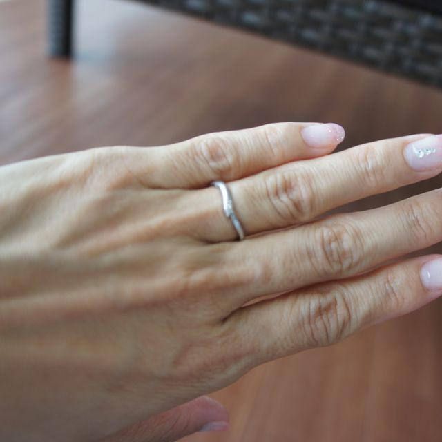 【俄(にわか)の口コミ】 実際に何個も指にはめてみましたが、なかなかしっくりくる指輪がなく、俄…