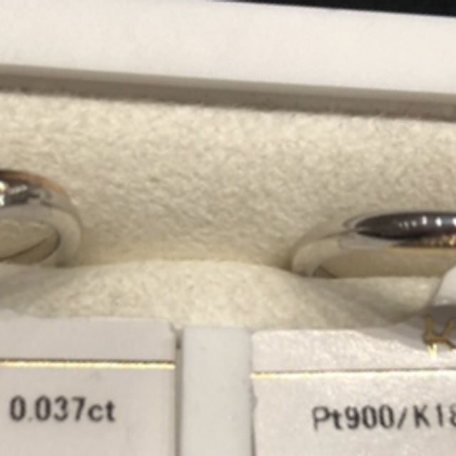 【ケイウノ ブライダル(K.UNO BRIDAL)の口コミ】 プラチナとダイヤのコンビネーション。細め。
指が細い人にはおすすめ。指…