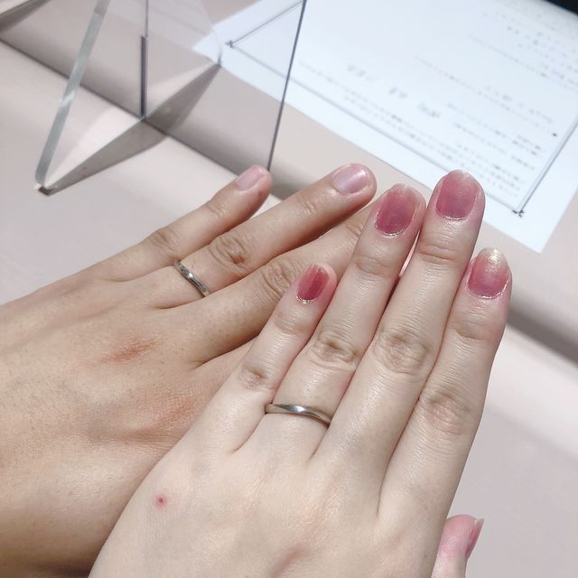 【TRECENTI(トレセンテ)の口コミ】 華奢で可愛いデザイン(ウェーブを選びました)である点と、ピンクゴールド(…