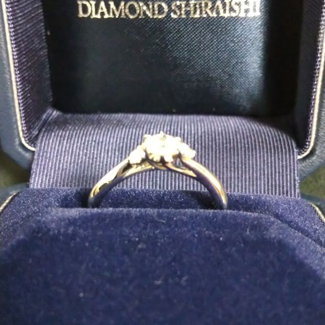 【銀座ダイヤモンドシライシの口コミ】 好みのリングのデザインと、石とのバランスがよくとてもいい指輪を選ぶこ…