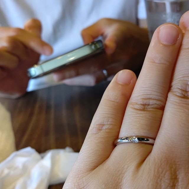 【銀座ダイヤモンドシライシの口コミ】 ダイアモンドが付いているものを購入したいと思っていました。あまりギラ…