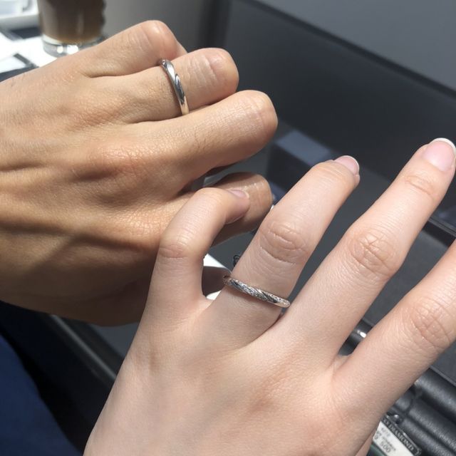 【エクセルコダイヤモンド(EXELCO DIAMOND)の口コミ】 お揃い感を大切にされる方、ギラつき過ぎは嫌だけどダイヤの特別感が欲し…