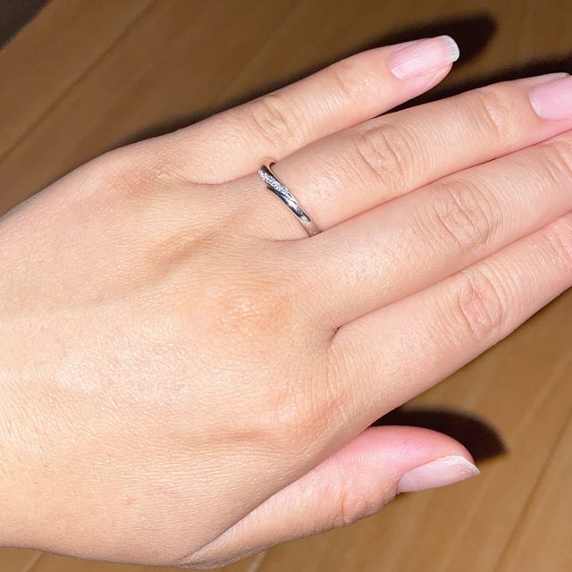 【アイプリモ(I-PRIMO)の口コミ】 デザインが可愛い。細すぎず、太すぎないデザイン。
ブラウンゴールドも使…