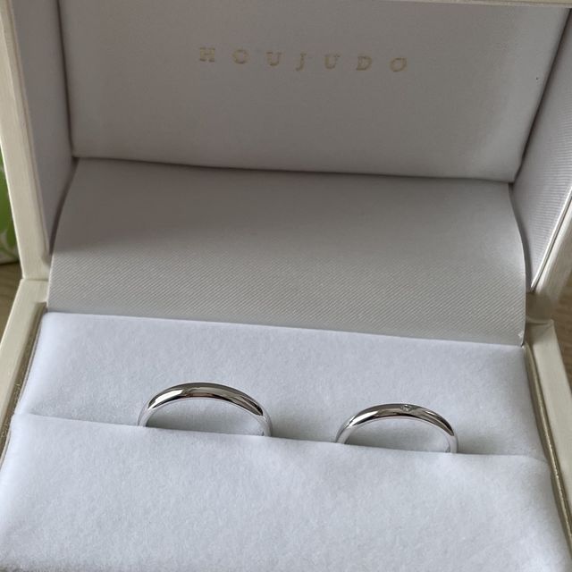 【宝寿堂(ほうじゅどう)の口コミ】 場を選ばすつけられるシンプルなものを探していました。婚約指輪がストレ…