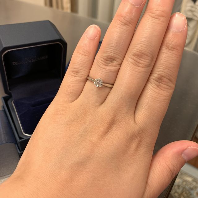 【銀座ダイヤモンドシライシの口コミ】 シンプルなデザインだからこそ、ダイヤモンドの大きさや輝きが引き立って…