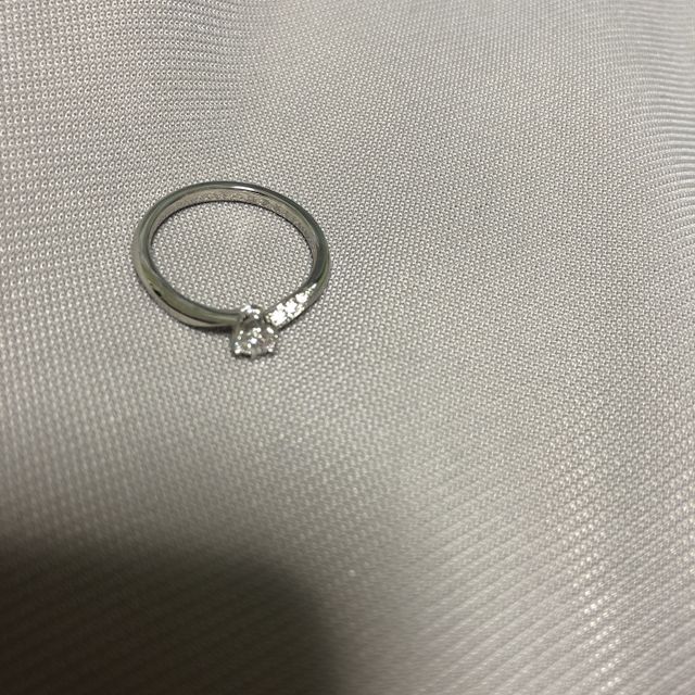 【アイプリモ(I-PRIMO)の口コミ】 私は、ウェーブがかったデザインがよかったのですが、
両サイドに入ってい…