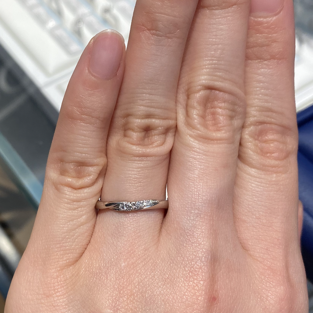 【銀座ダイヤモンドシライシの口コミ】 流石の大手のブランドだけ、長年のつけ心地を追求した指輪でした。他のも…
