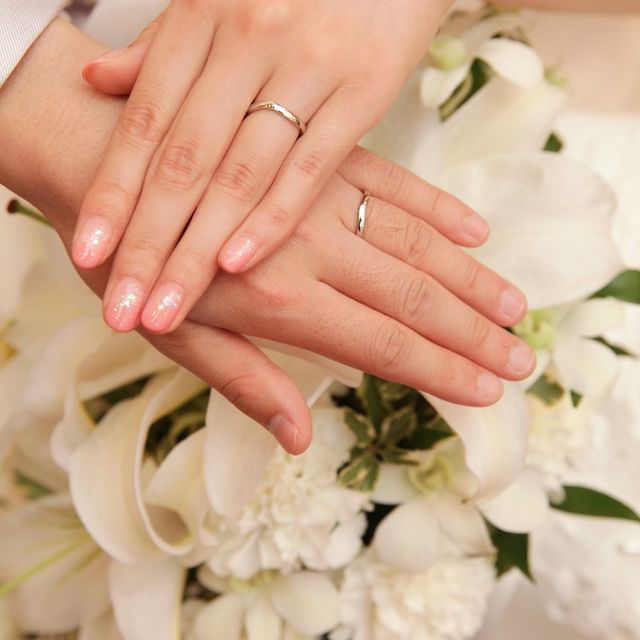 【カルティエ(Cartier)の口コミ】 私はカーブした柔らかいデザインが希望で、彼はストレートのタイプが希望…