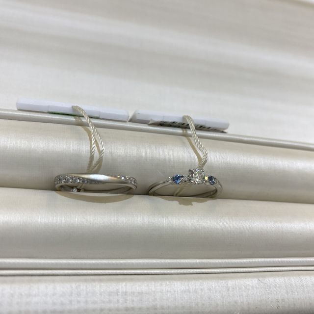 【Only You(オンリーユー)の口コミ】 婚約指輪には青い石とダイヤがついていてとても可愛かったです。他では見…