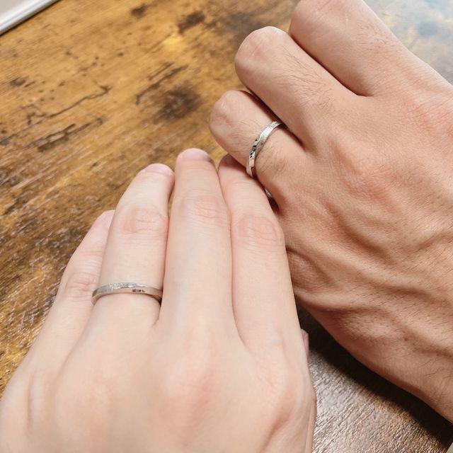 【ichi(イチ)の口コミ】 ゼクシィの指輪のページを見て、2人でこれにしたい！と一目惚れでした。
…