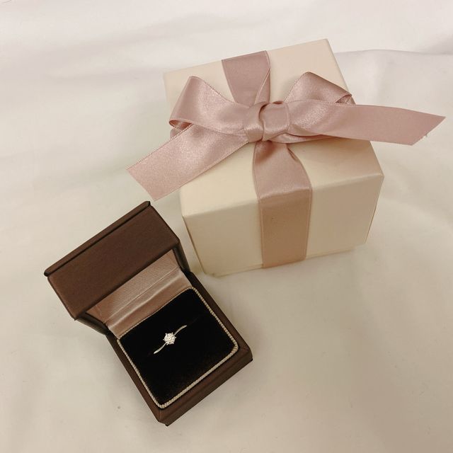 【アイプリモ(I-PRIMO)の口コミ】 ダイアモンドに近くなるほどリングが細くなり、ダイアモンドが目立ってみ…