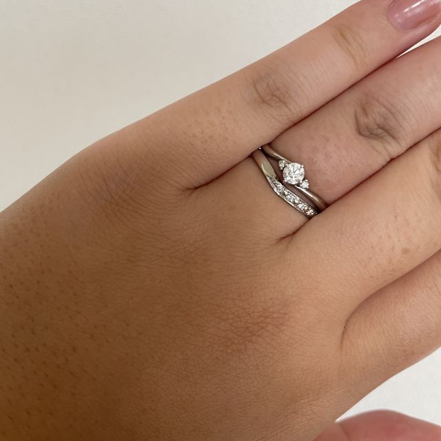 【1122 iifuufu bridal(いい夫婦ブライダル)の口コミ】 指が太く短いのでVラインのもので探していました。いい夫婦ブライダルの婚…