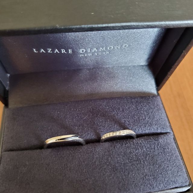 【ラザール ダイヤモンド(LAZARE DIAMOND)の口コミ】 もともとウェーブデザインを探していて、他ブランドも見ていましたがいま…