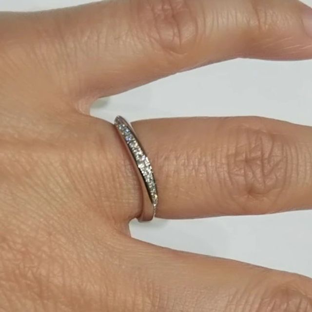 【4℃ BRIDAL(ヨンドシーブライダル)の口コミ】 ウェーブタイプのマリッジリングを探しておりWEBで見つけて来店し試着して…