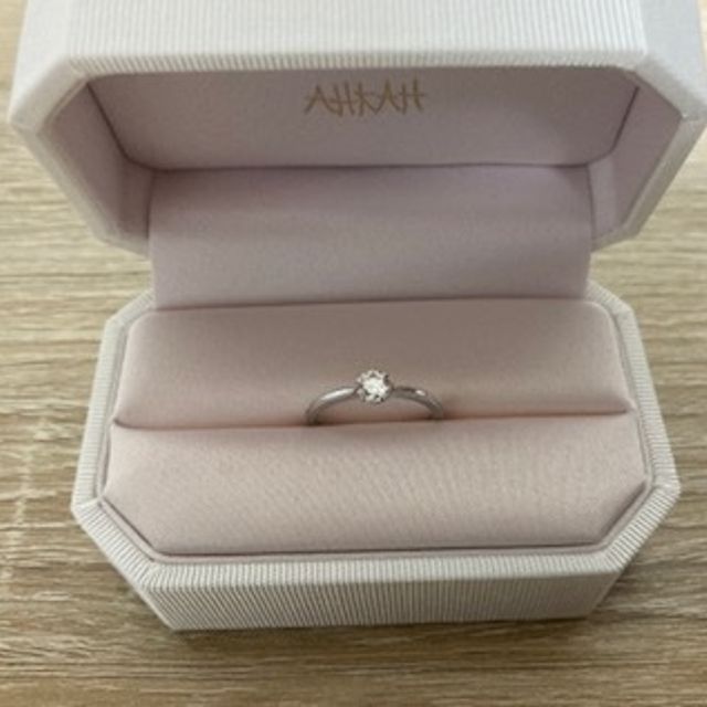 【AHKAH(アーカー)の口コミ】 彼女が欲しかったブランドのため、デザインに関しても、実際に店舗に行き…