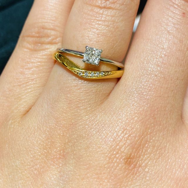 【TRECENTI(トレセンテ)の口コミ】 事前にある程度希望のデザインをイメージして伺ったのですが、実際に試着…