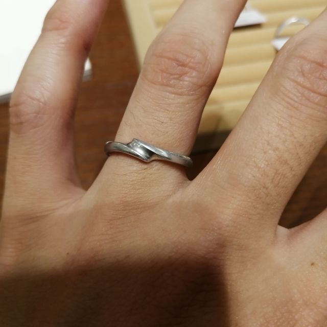 【TRECENTI(トレセンテ)の口コミ】 他にない変わったデザインが印象的でした。
特にこのシリーズの指輪はデザ…