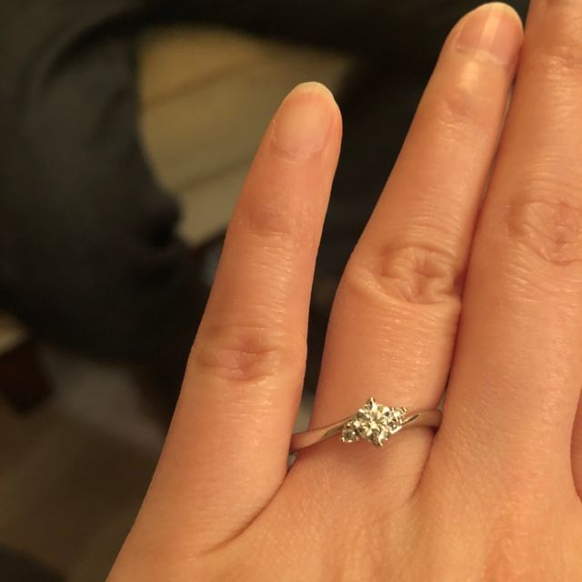 【アイプリモ(I-PRIMO)の口コミ】 デザインの可愛さで決めました。ストレートやV字のリングではなく、ウェー…