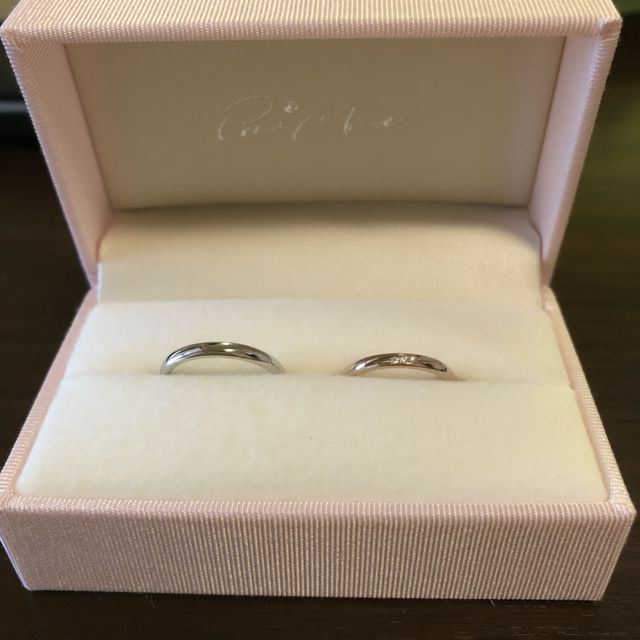 【Petit Marie(プチマリエ)の口コミ】 細い、ピンクゴールド（プラチナに近い色味）、少しだけひねりのあるデザ…