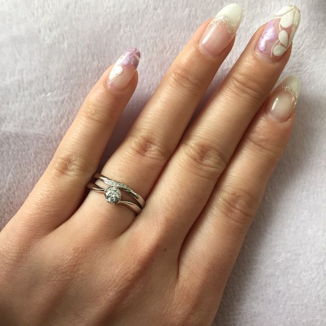 【4℃ BRIDAL(ヨンドシーブライダル)の口コミ】 セットで買ったのですが一つ一つで買うよりも両方はめた時にぴったりはま…