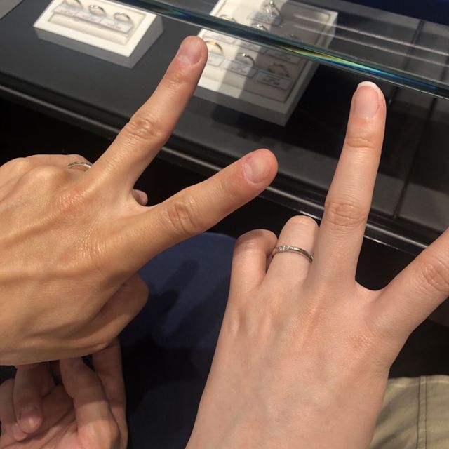 【銀座ダイヤモンドシライシの口コミ】 上品なデザインです。一粒ダイヤとかだとボリュームが無いとかなり貧相に…