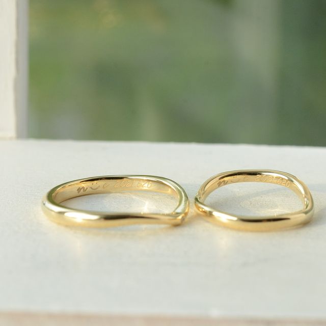 【CRAFY(クラフィ)の口コミ】 私がシルバー系よりゴールド系の合う肌の色でしたので結婚指輪ですがゴー…