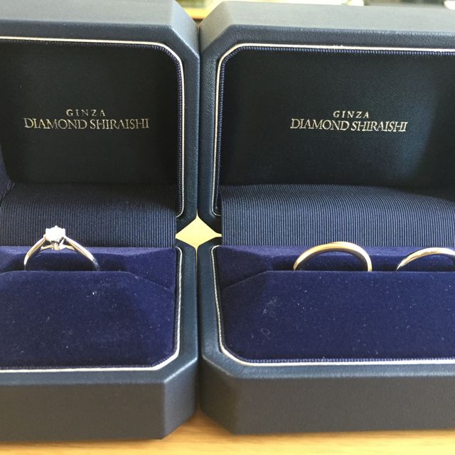 【銀座ダイヤモンドシライシの口コミ】 結婚指輪は、シンプルですがひねりのデザインが入っているところがお気に…