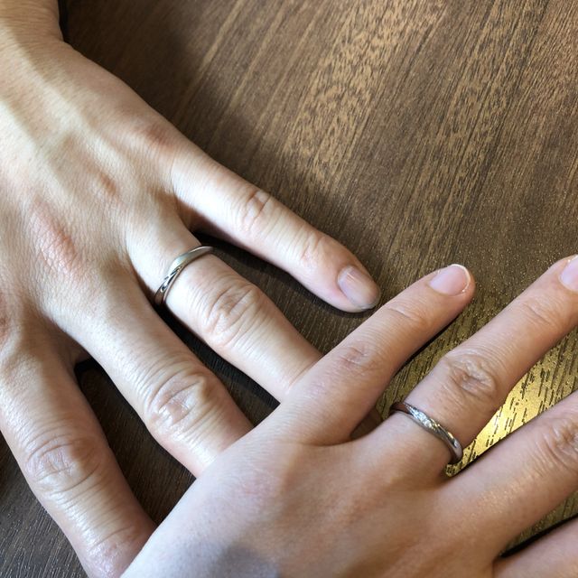 【エクセルコダイヤモンド(EXELCO DIAMOND)の口コミ】 色々なブランドを見てだいぶ悩んでいましたが、最終的には旦那さんにデザ…