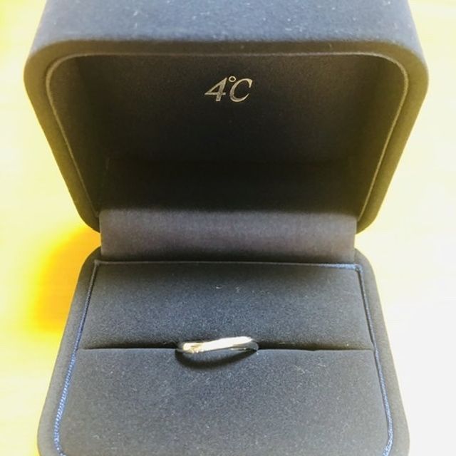【4℃ BRIDAL(ヨンドシーブライダル)の口コミ】 指輪のデザインが、ハーフエタニティのデザインを探していました。あまり…