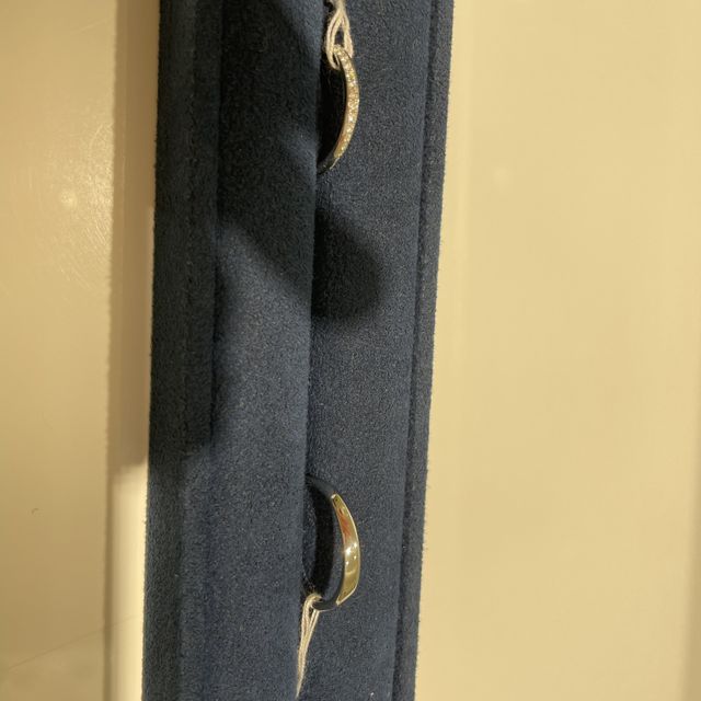 【4℃ BRIDAL(ヨンドシーブライダル)の口コミ】 デザインと価格。
ダイヤモンドがオプションでランクアップできました。
…