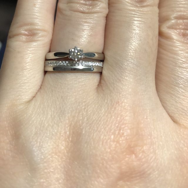 【4℃ BRIDAL(ヨンドシーブライダル)の口コミ】 指輪のデザインをネットでみて来店しました。
ネットで見ていたデザインは…