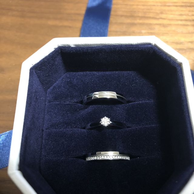 【4℃ BRIDAL(ヨンドシーブライダル)の口コミ】 指輪のデザインをネットでみて来店しました。
ネットで見ていたデザインは…