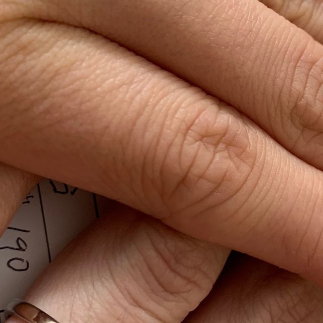 【RosettE(ロゼット)の口コミ】 私のこだわりは程よくダイヤがあり、日常使いに問題ないもの。旦那はつけ…