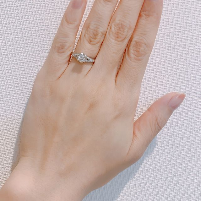 【ブルガリ(BVLGARI)の口コミ】 指輪のデザイン:
「インコントロダモーレ(運命の愛)」という名前のデザイ…