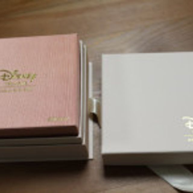 【ケイウノ ブライダル(K.UNO BRIDAL)の口コミ】 ケイウノさんで、デザイン画を実際に目の前でいくつか描いていただきまし…