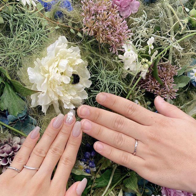 【Only You(オンリーユー)の口コミ】 キラキラがとってもかわいくて、リングのうねりが
ポイントで、内側の刻印…