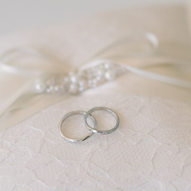 【アイプリモ(I-PRIMO)の口コミ】 リングの形がストレートじゃなくてウェーブがかっていて、指にはめたとき…