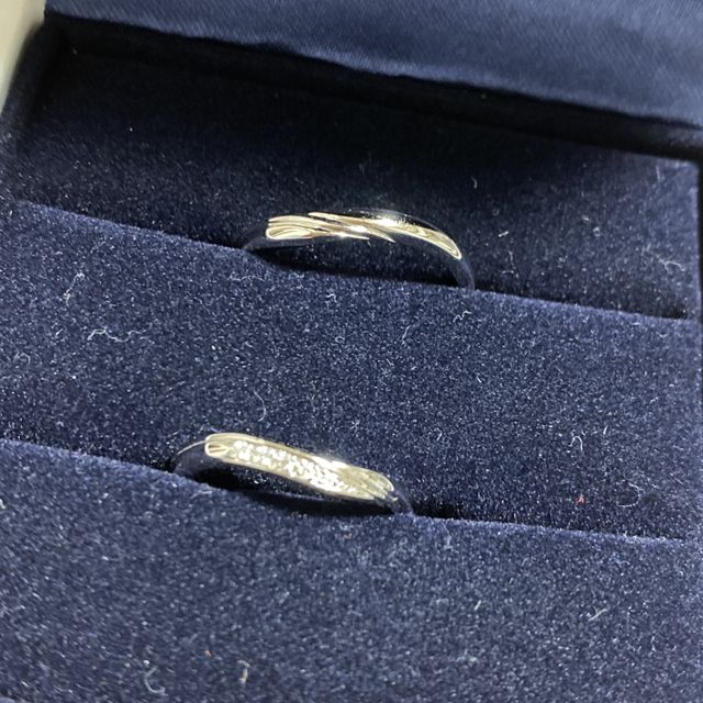 【HOSHI no SUNA 星の砂(ほしのすな)の口コミ】 ディスティニーダイヤを指輪の内側につけてもらいました。
デザインも男性…